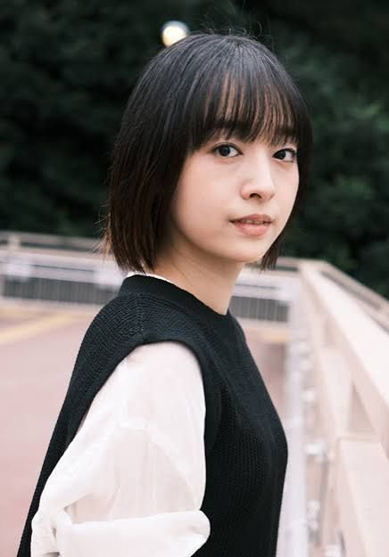 大石芽依