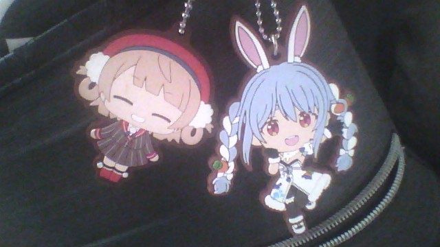 しぐれうい&兎田ぺこら。