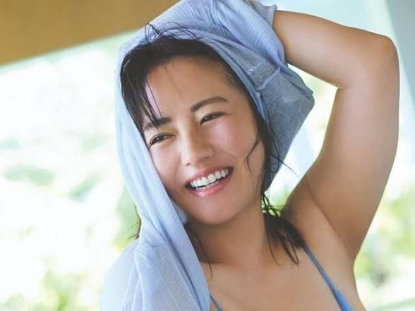 磯山さやか