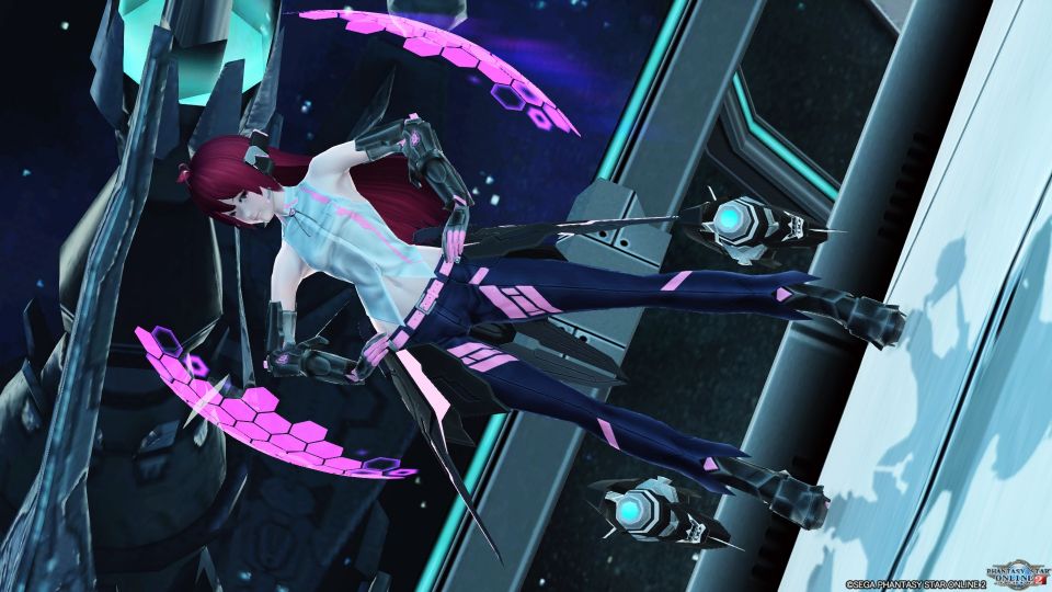 フレイランチェ桜でピンク色を活かしたＳＦっぽいコーデに挑戦してみましたー。