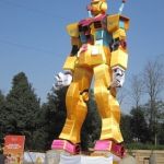 (´・ω・`)[[マクドナルドxガンダム コラボCM>https://youtu.be/v9tSYsKwq18?si=18etgNpf45ScDs8-]]で中華製等身大ガンダム採用